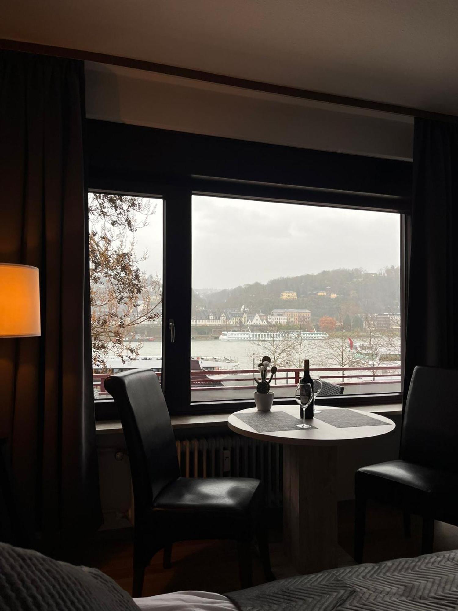 Rheinpanorama Mit Balkon